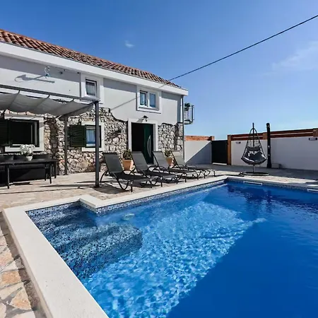 La Felicita - Two Bedroom Hébergement de vacances Gornji Zemunik
